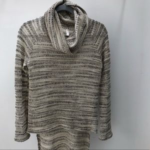 Hi-Lo Winwin Apparel cowl neck sweater.